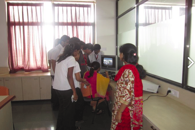 MET’s Institute of Technology, Polytechnic Nashik Lab Photo photo 5